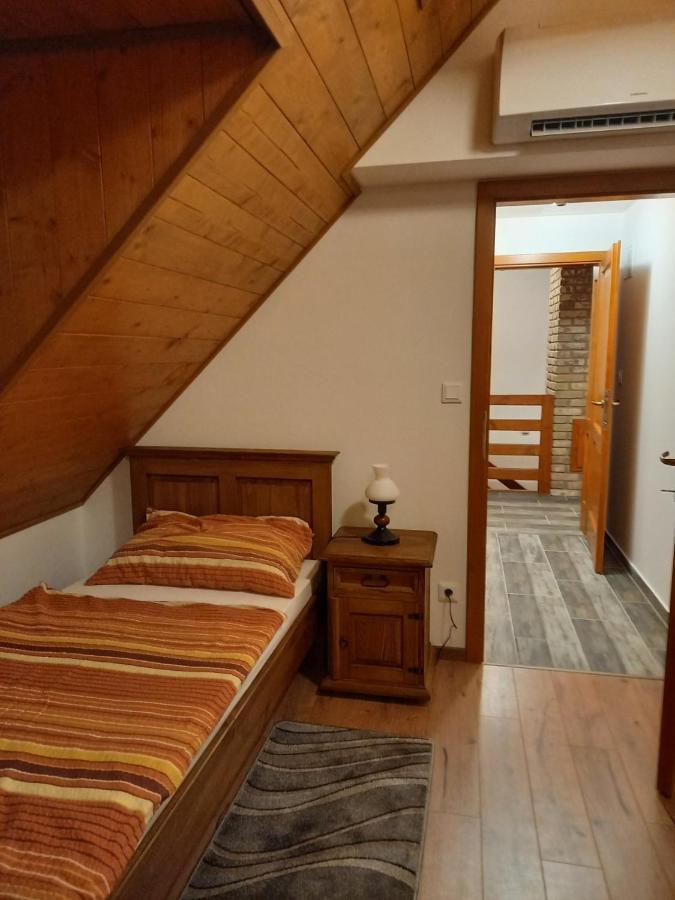 Vendeghaz Petoerke Hotel Bárdudvarnok Exterior foto